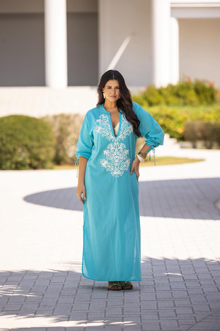 Saída de praia bordada