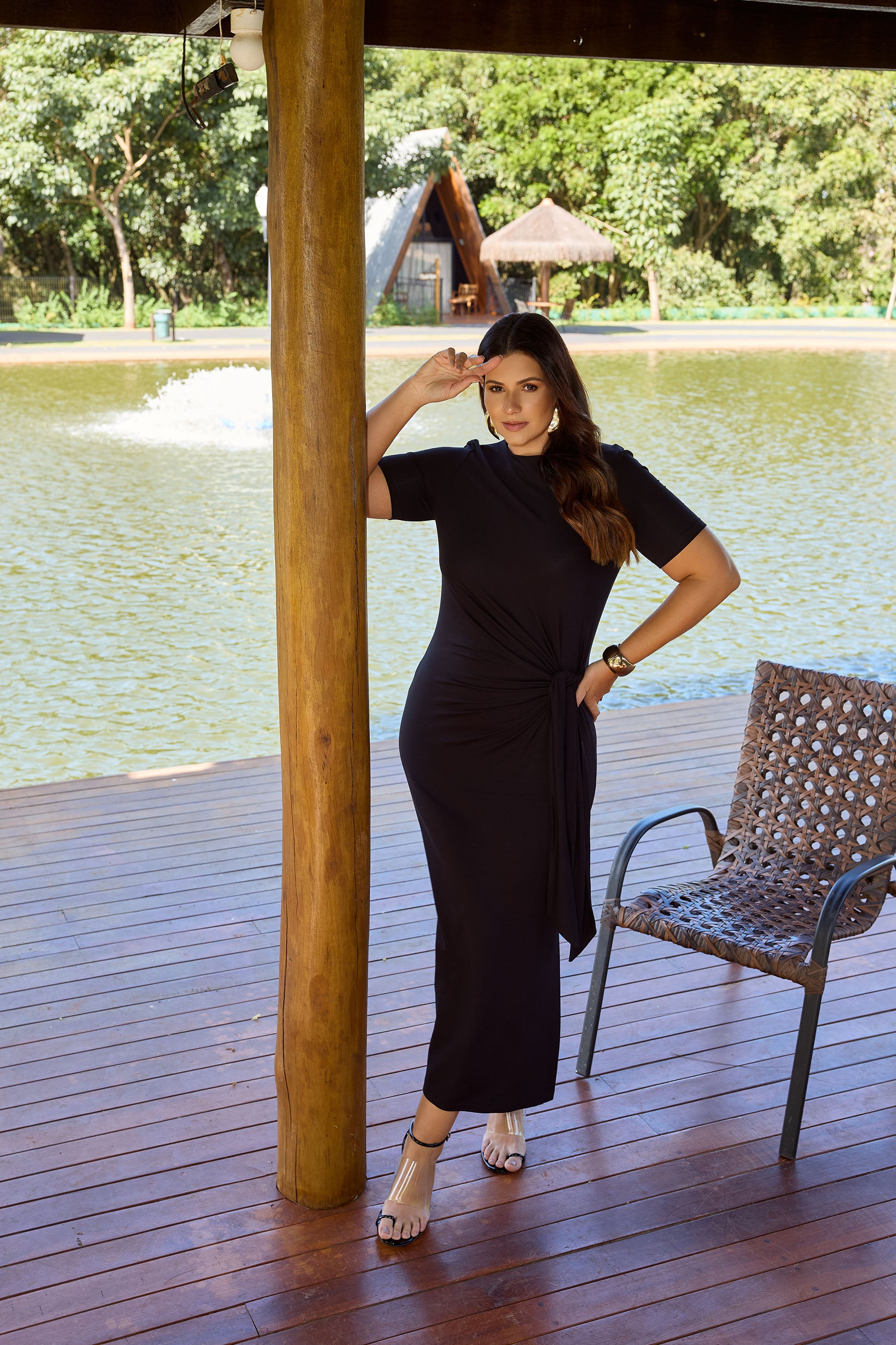VESTIDO DETALHE NÓ