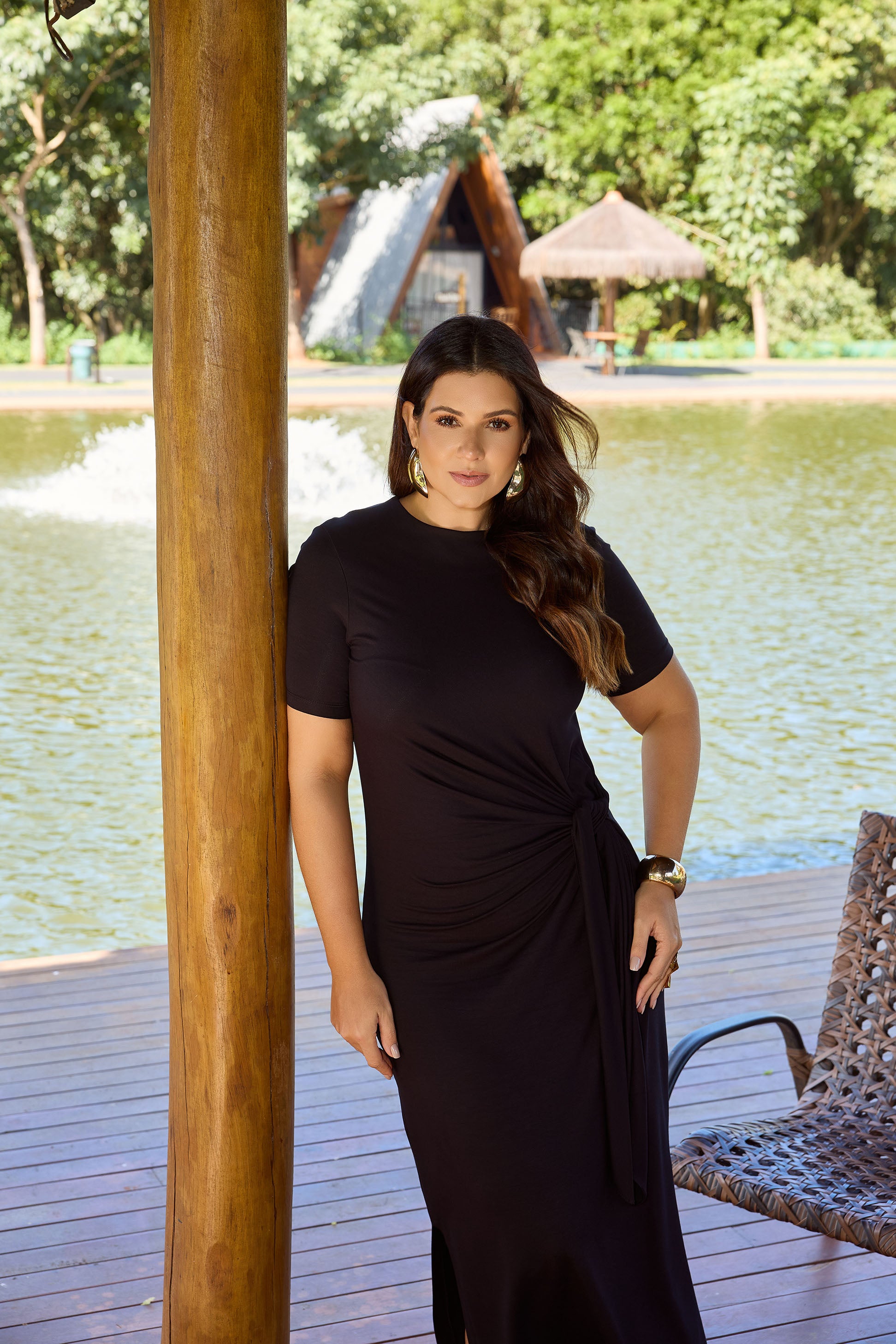 VESTIDO DETALHE NÓ