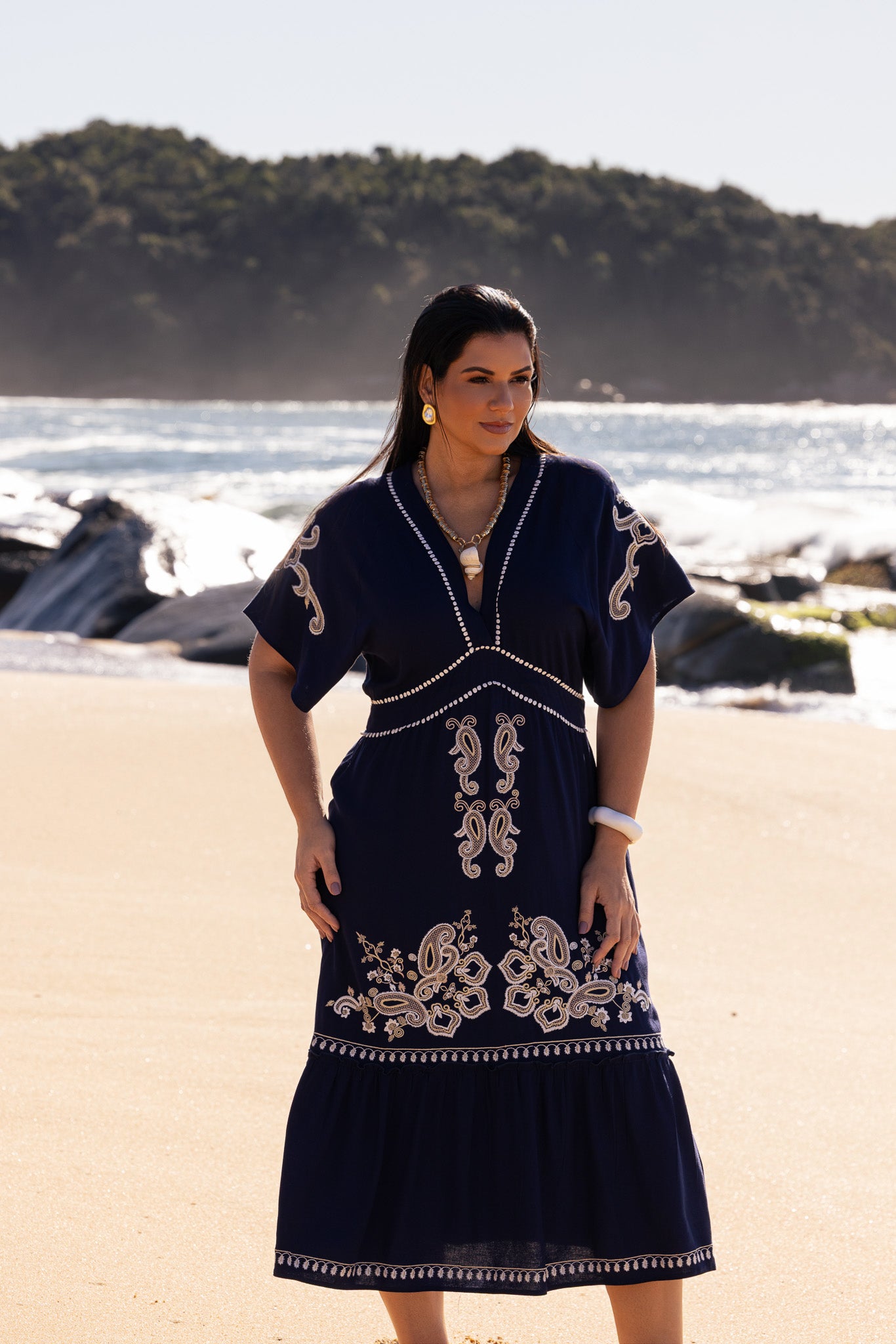 Vestido de viscose bordado