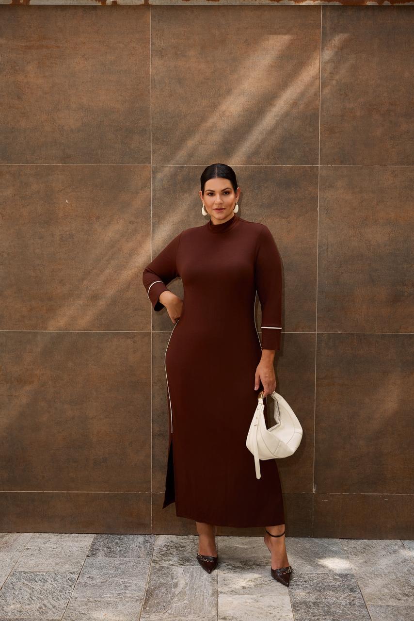 Vestido gola alta