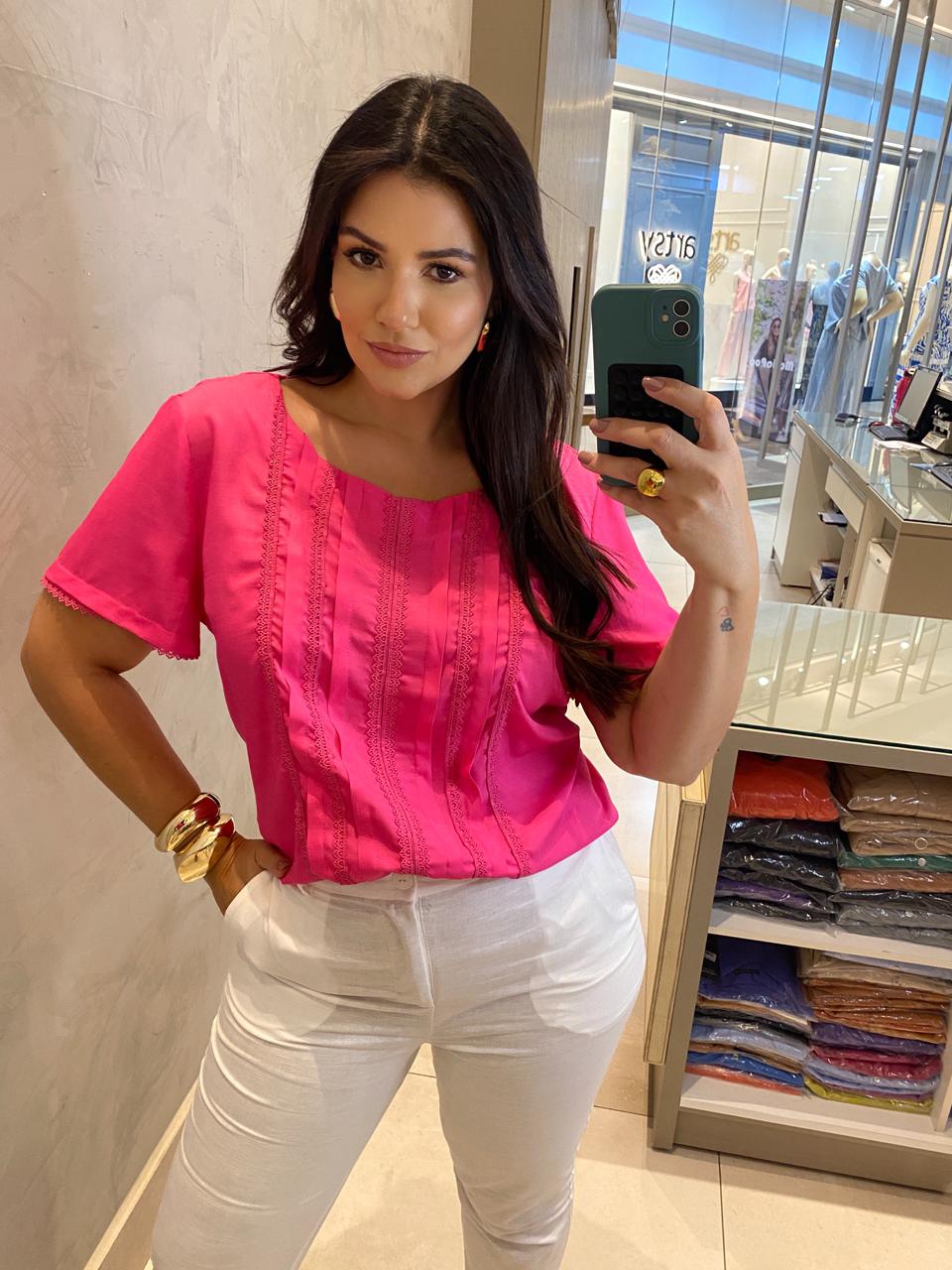 Blusa de viscose com renda