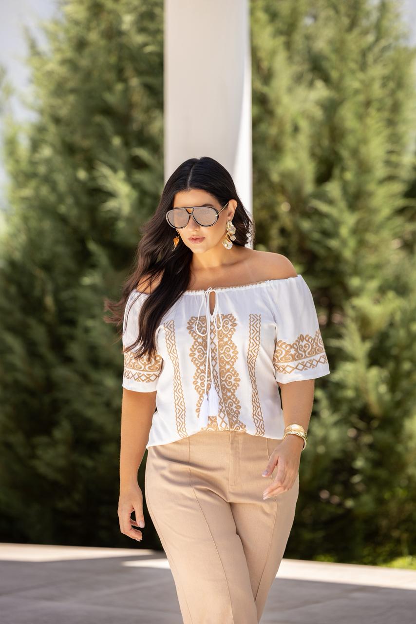 Blusa ombro a ombro bordada