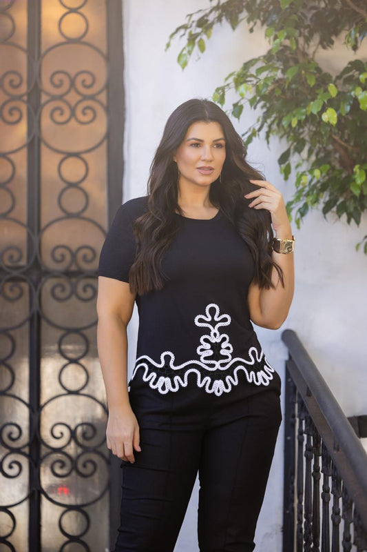 Blusa em viscose com bordado